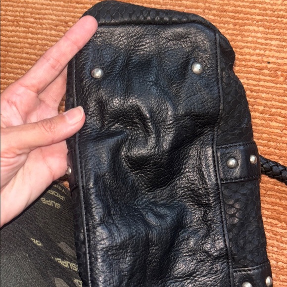 Vintage authentic Bebe leather purse with matching leather whip keychain - Picture 10 of 13